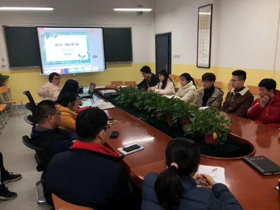 澳门pg官方电子平台召开班主任、班级主要干部班级管理培训会 (2).jpg